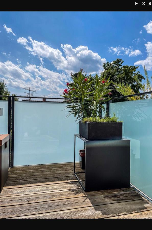 Zimmer - Modernes Apartment Mit 45 Qm. Straubing Buitenkant foto