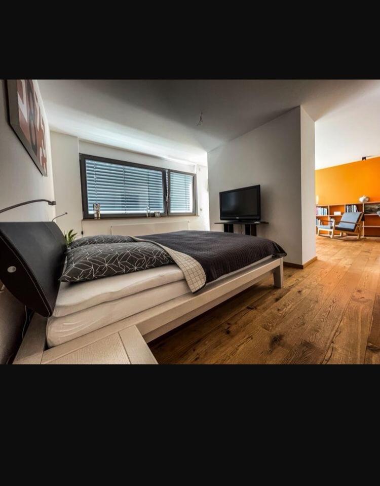 Zimmer - Modernes Apartment Mit 45 Qm. Straubing Buitenkant foto