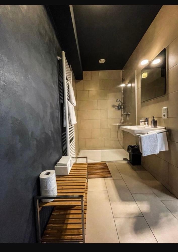 Zimmer - Modernes Apartment Mit 45 Qm. Straubing Buitenkant foto